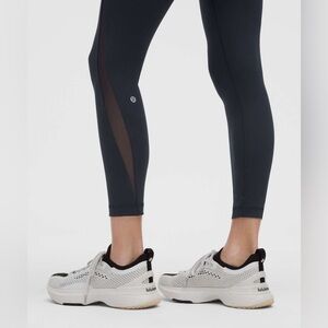 Lululemon black Wunder Train Mesh Panel High-Rise Tight 25" size 2